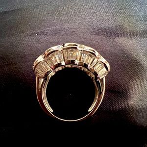 Size 6 Victoria Wieck ring